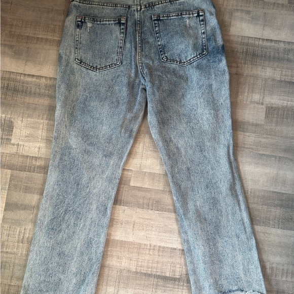 Circus NY Distressed Light Wash Jeans - Picture 4 of 4
